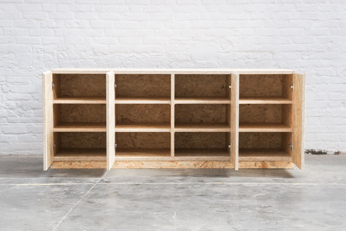 Shoe closet in OSB by Atelier Antipode